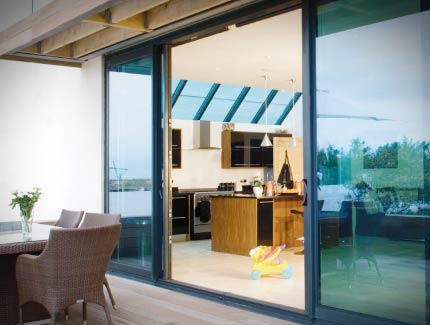 2-smarts-sliding-doors-exterior-table-open-4-doors